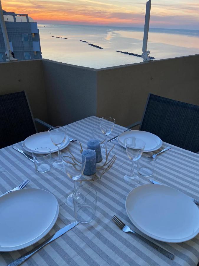 Tramonto In Baia Lejlighed Pesaro Eksteriør billede